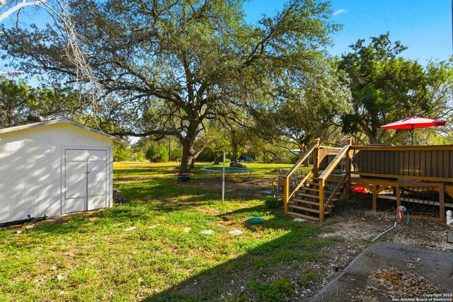 102 County Road 479, Castroville, TX 78009