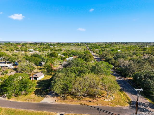 102 County Road 479, Castroville, TX 78009