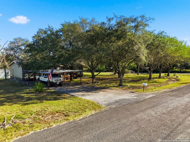 102 County Road 479, Castroville, TX 78009