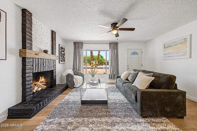 2577 E SWEETWATER Avenue, Phoenix, AZ 85032