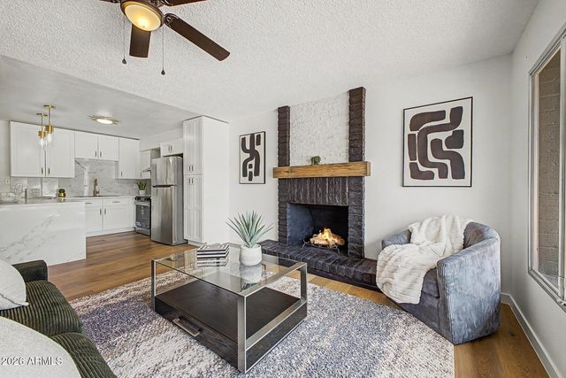 2577 E SWEETWATER Avenue, Phoenix, AZ 85032