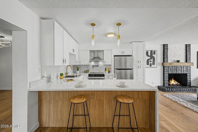2577 E SWEETWATER Avenue, Phoenix, AZ 85032