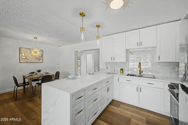 2577 E SWEETWATER Avenue, Phoenix, AZ 85032