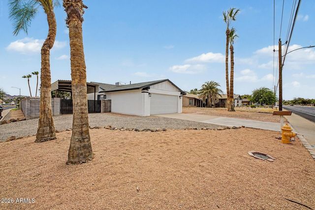 2577 E SWEETWATER Avenue, Phoenix, AZ 85032