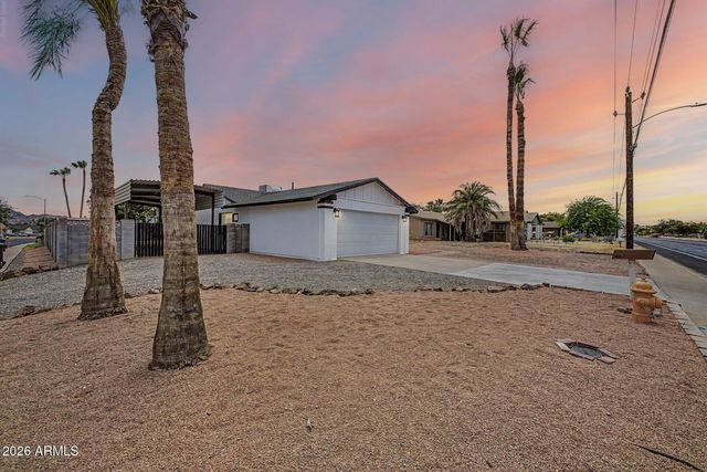 2577 E SWEETWATER Avenue, Phoenix, AZ 85032