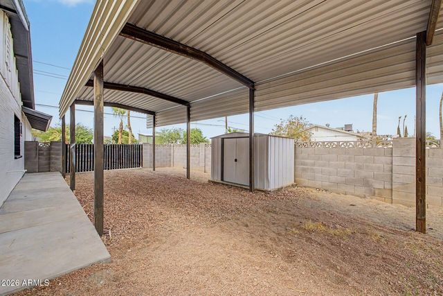 2577 E SWEETWATER Avenue, Phoenix, AZ 85032