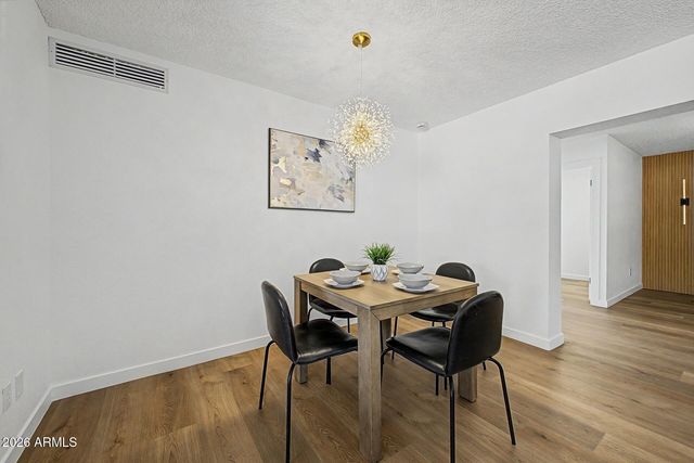 2577 E SWEETWATER Avenue, Phoenix, AZ 85032