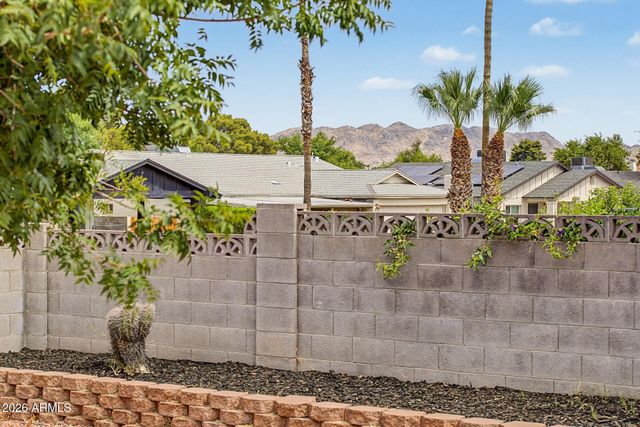 2577 E SWEETWATER Avenue, Phoenix, AZ 85032