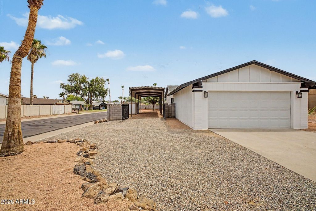 2577 E SWEETWATER Avenue, Phoenix, AZ 85032 — photo 3