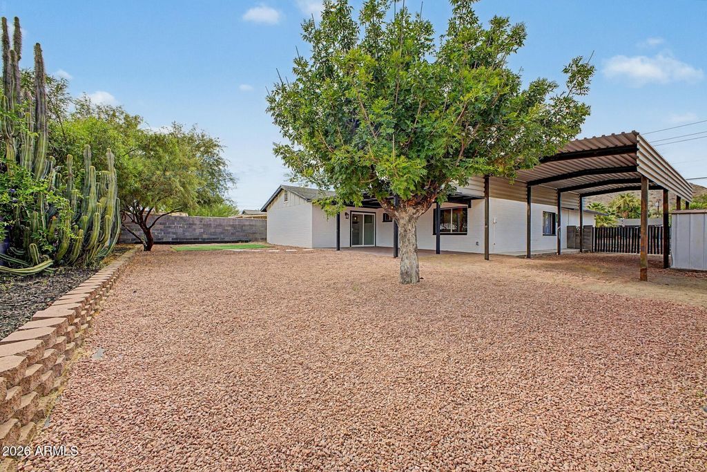 2577 E SWEETWATER Avenue, Phoenix, AZ 85032 — photo 4