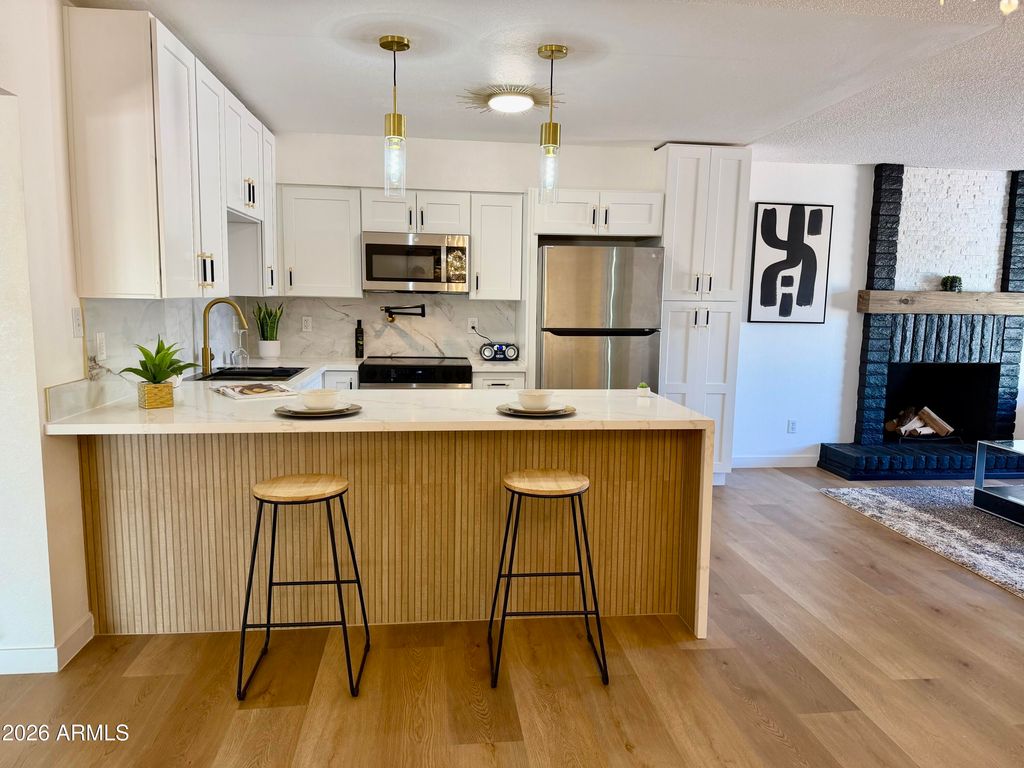 2577 E SWEETWATER Avenue, Phoenix, AZ 85032 — photo 5