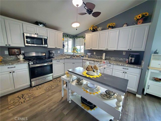 9161 Santa Fe Ave E 22, Hesperia, CA 92345