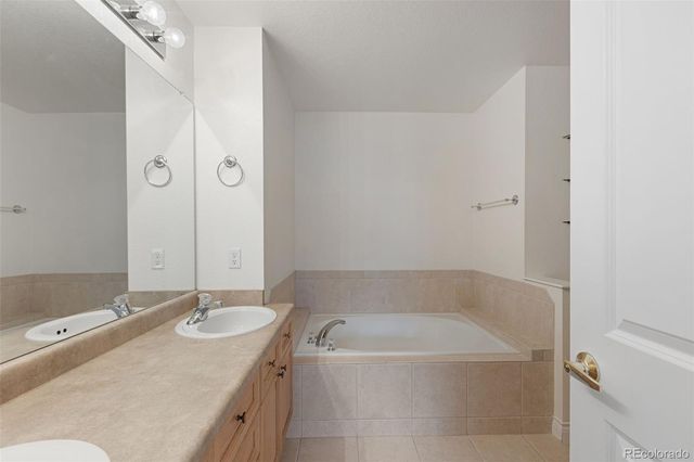 11288 W Radcliffe Drive, Littleton, CO 80127