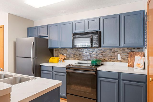 1229 Highpoint Curve, Shakopee, MN 55379