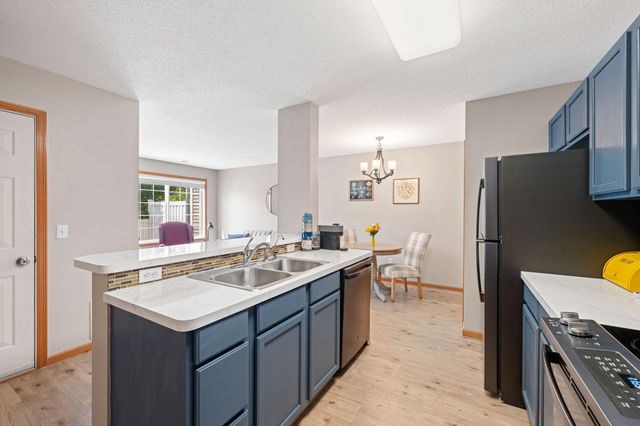 1229 Highpoint Curve, Shakopee, MN 55379