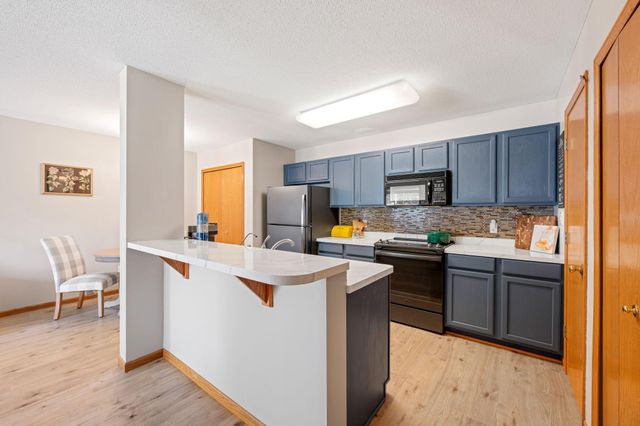 1229 Highpoint Curve, Shakopee, MN 55379