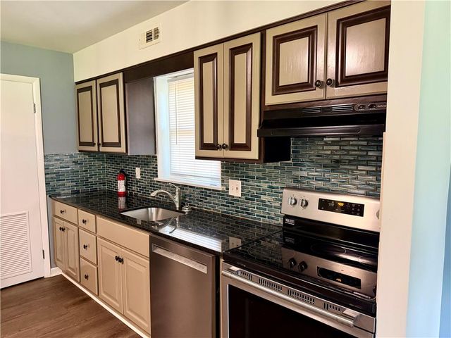 2402 Woodstock Dr A, Bethlehem City, PA 18017