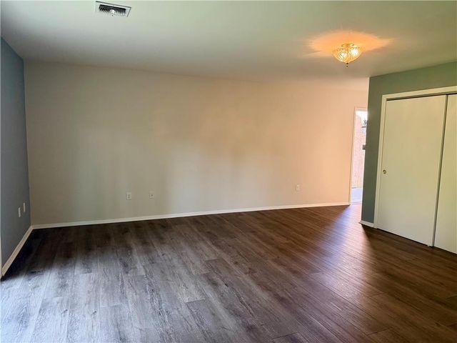 2402 Woodstock Dr A, Bethlehem City, PA 18017