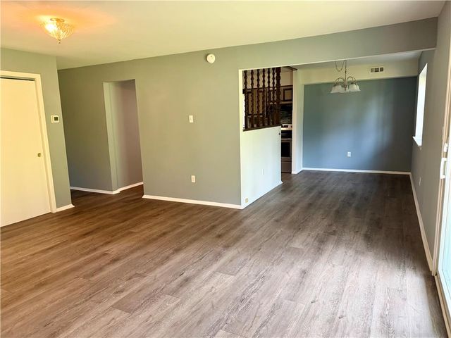 2402 Woodstock Dr A, Bethlehem City, PA 18017