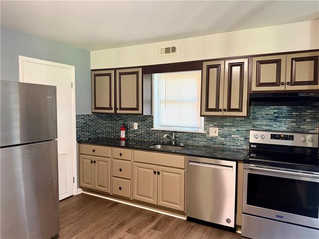 2402 Woodstock Dr A, Bethlehem City, PA 18017