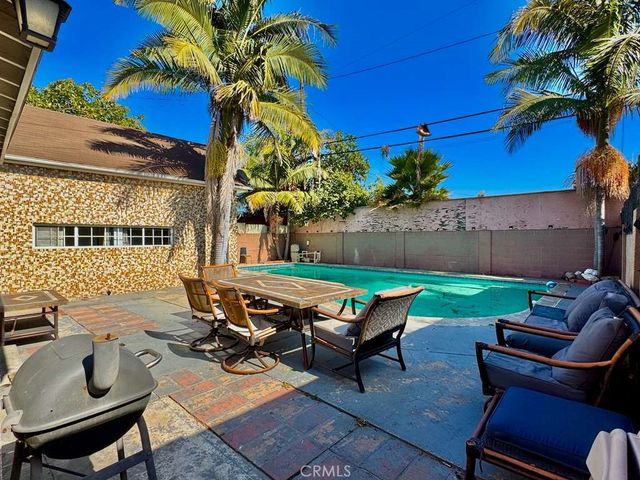 2980 Oakwood Avenue, Lynwood, CA 90262