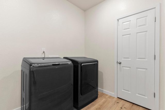 5653 Harcrest Dr, Marysville, CA 95901