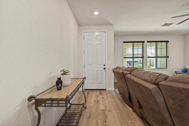 5653 Harcrest Dr, Marysville, CA 95901