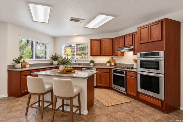 106 CHRISTEN CT, Boerne, TX 78006