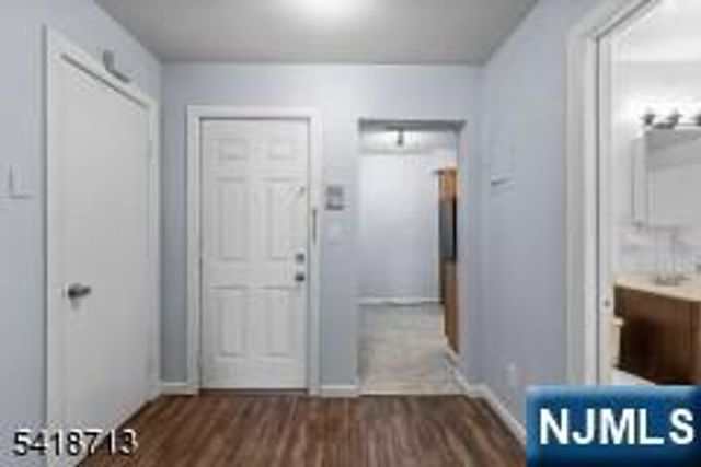 250 Clendenny Avenue 4, Jersey City, NJ 07304