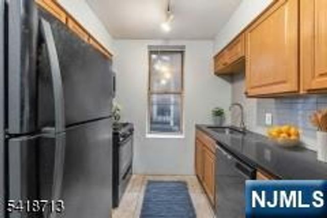 250 Clendenny Avenue 4, Jersey City, NJ 07304