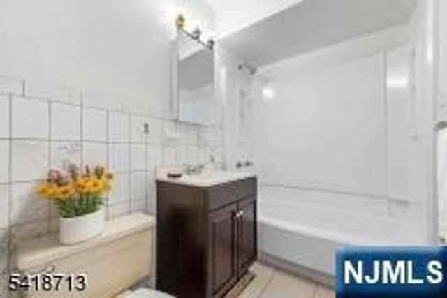 250 Clendenny Avenue 4, Jersey City, NJ 07304