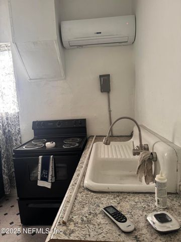 950 SPEARING Street, Jacksonville, FL 32206