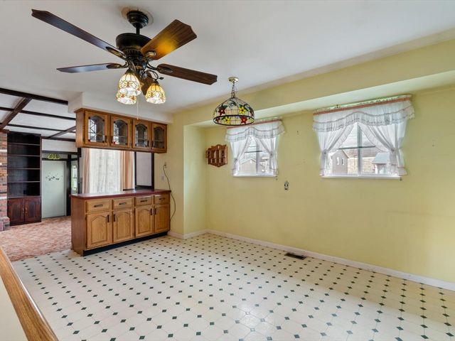 4816 44th Avenue, Moline, IL 61265