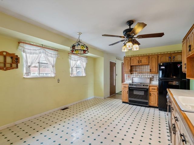 4816 44th Avenue, Moline, IL 61265