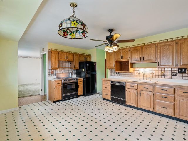 4816 44th Avenue, Moline, IL 61265