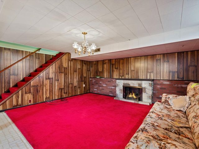 4816 44th Avenue, Moline, IL 61265