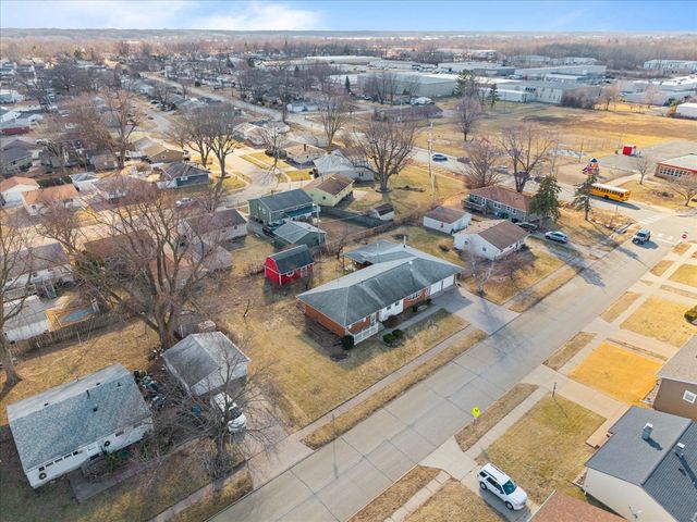 4816 44th Avenue, Moline, IL 61265