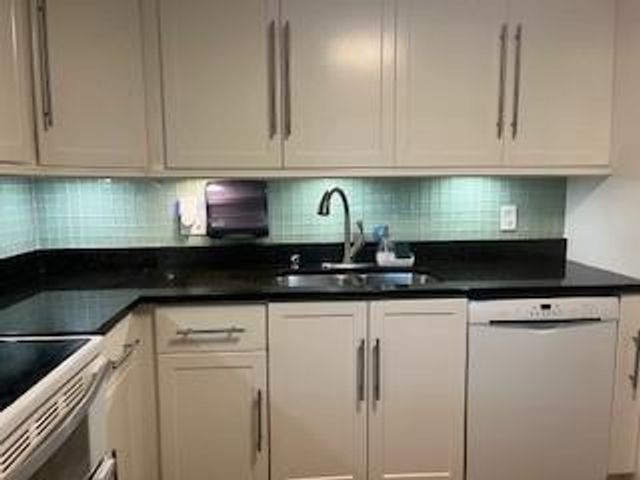 565 Oaks Ln 103, Pompano Beach, FL 33069