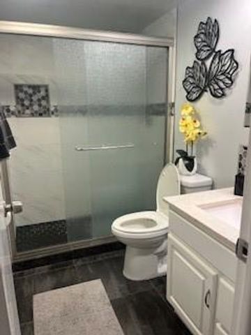 565 Oaks Ln 103, Pompano Beach, FL 33069