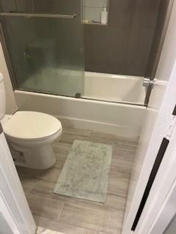 565 Oaks Ln 103, Pompano Beach, FL 33069