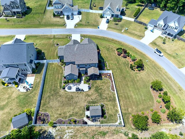 2215 Copper Pond Way, Fuquay Varina, NC 27526