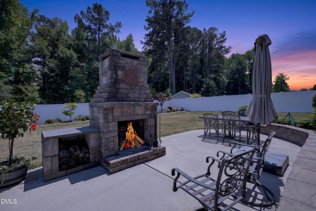 2215 Copper Pond Way, Fuquay Varina, NC 27526
