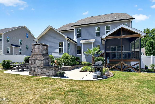 2215 Copper Pond Way, Fuquay Varina, NC 27526