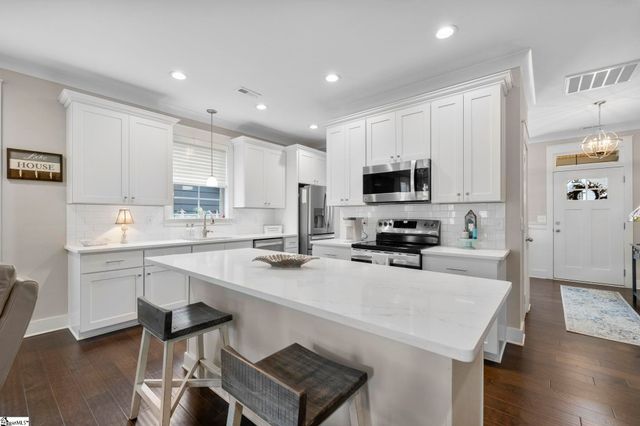 303 Farmers Market Street, Taylors, SC 29687