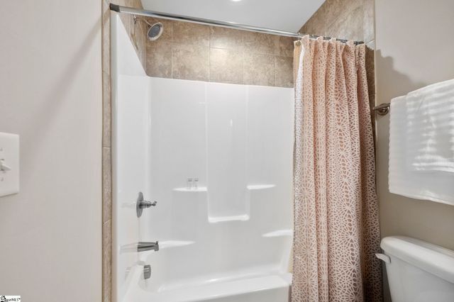 303 Farmers Market Street, Taylors, SC 29687