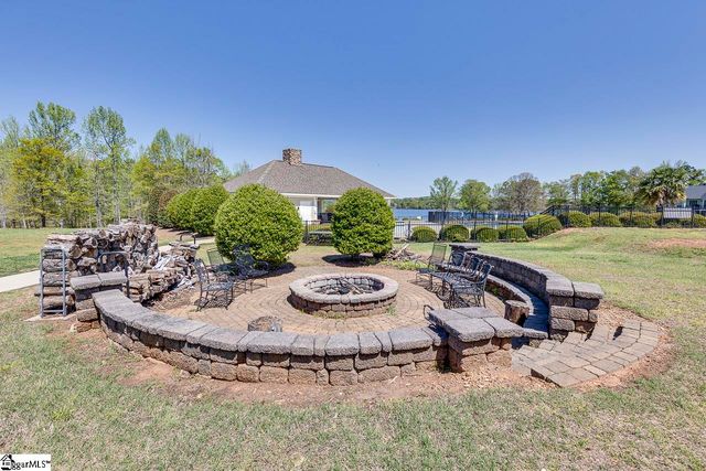 303 Farmers Market Street, Taylors, SC 29687