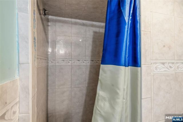 48 Arverne Terrace, Irvington, NJ 07111