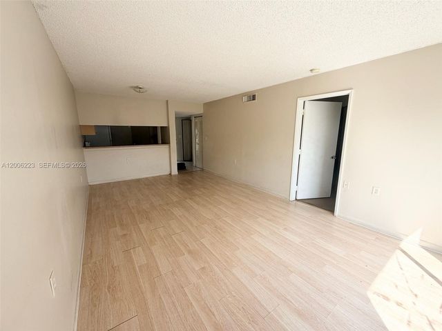 960 Lake Victoria Dr C, West Palm Beach, FL 33411