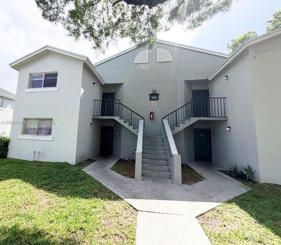 960 Lake Victoria Dr C, West Palm Beach, FL 33411