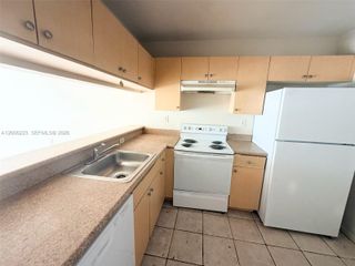 960 Lake Victoria Dr C, West Palm Beach, FL 33411